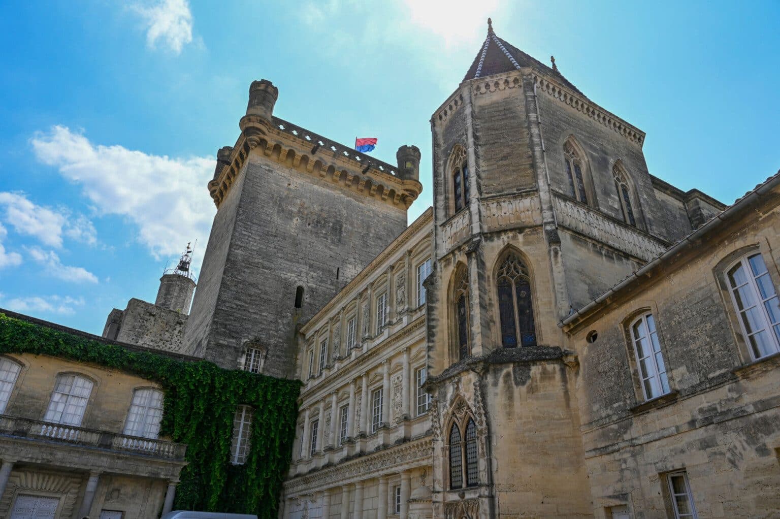 La ville d'Uzès, ses places et son duché, à 10 minutes de Collias