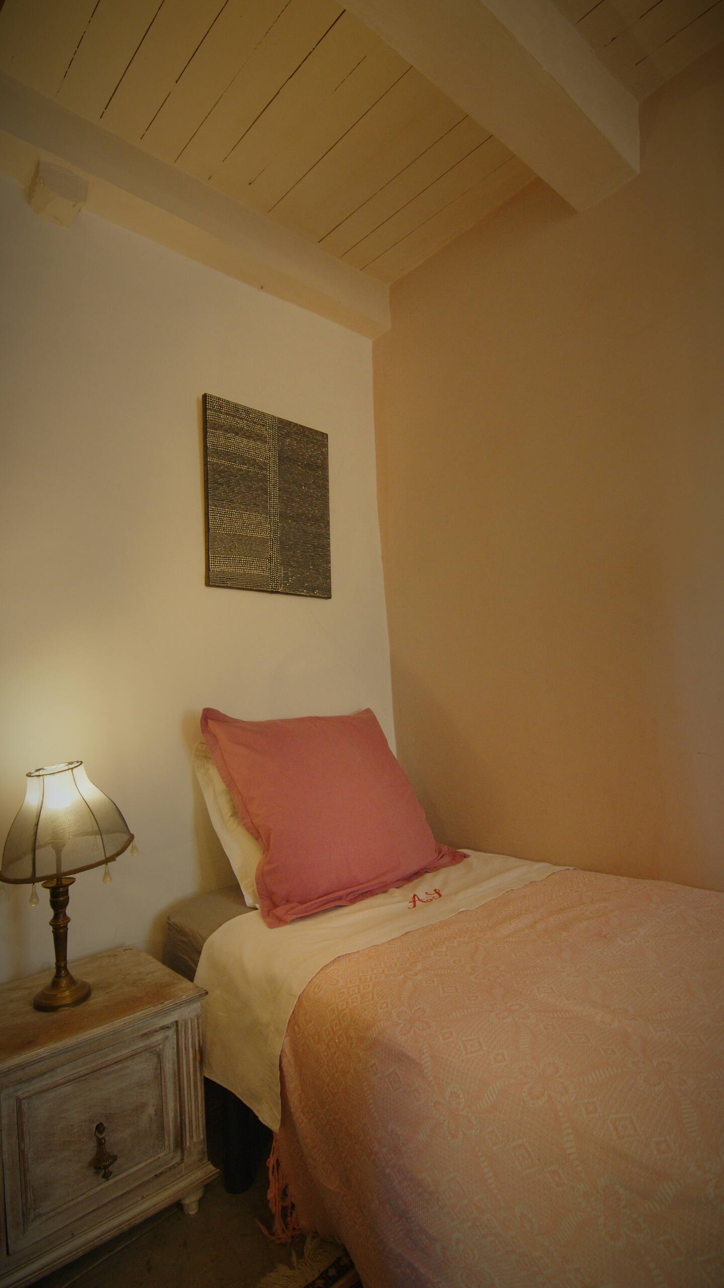 Single bed in the holiday home