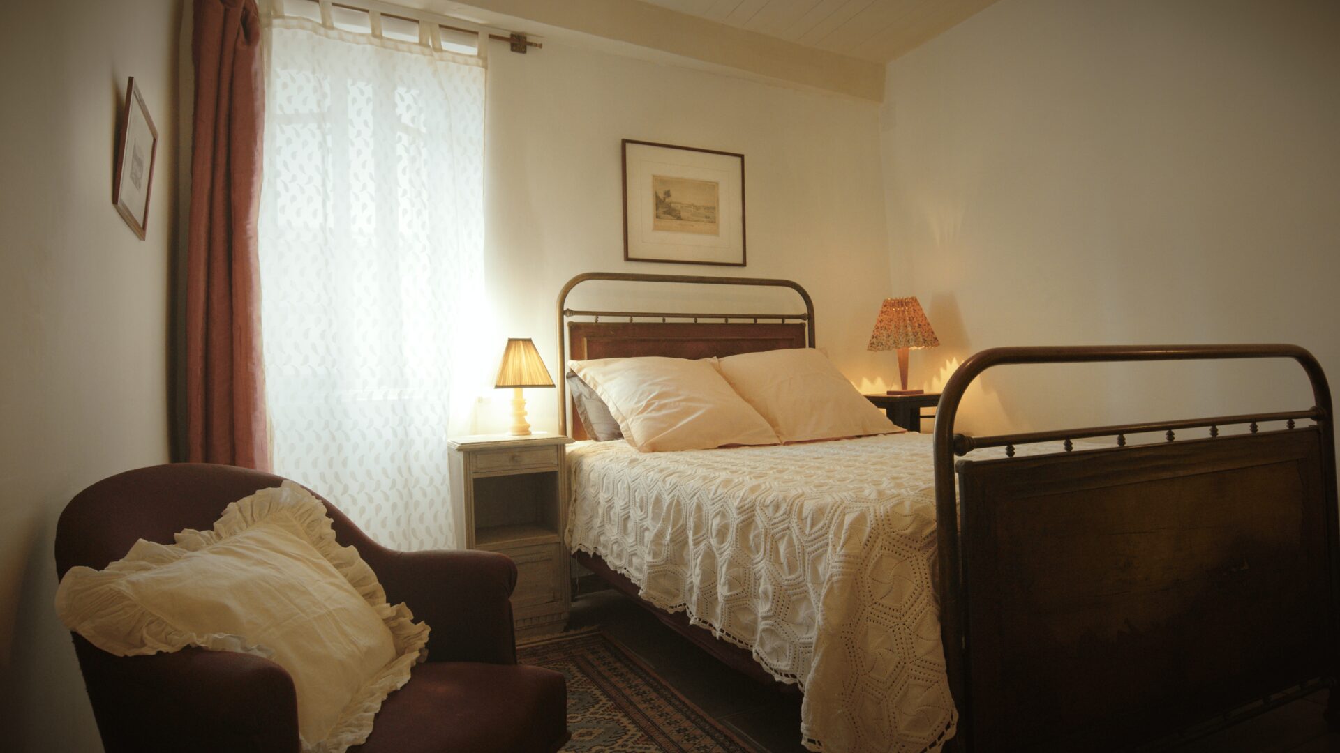 Comfortable double bed in the Pink Room